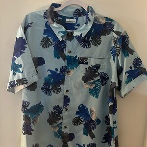 Men’s Columbia fishing shirt. Size XL